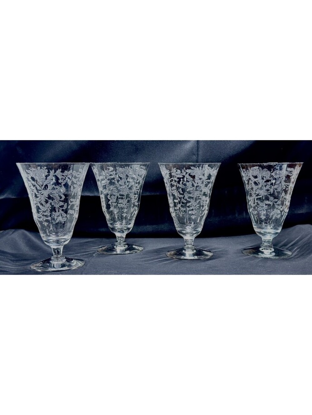 Set Of 4 Morgantown Crystal Water/ iced tea glasses Rose bouquet patter.